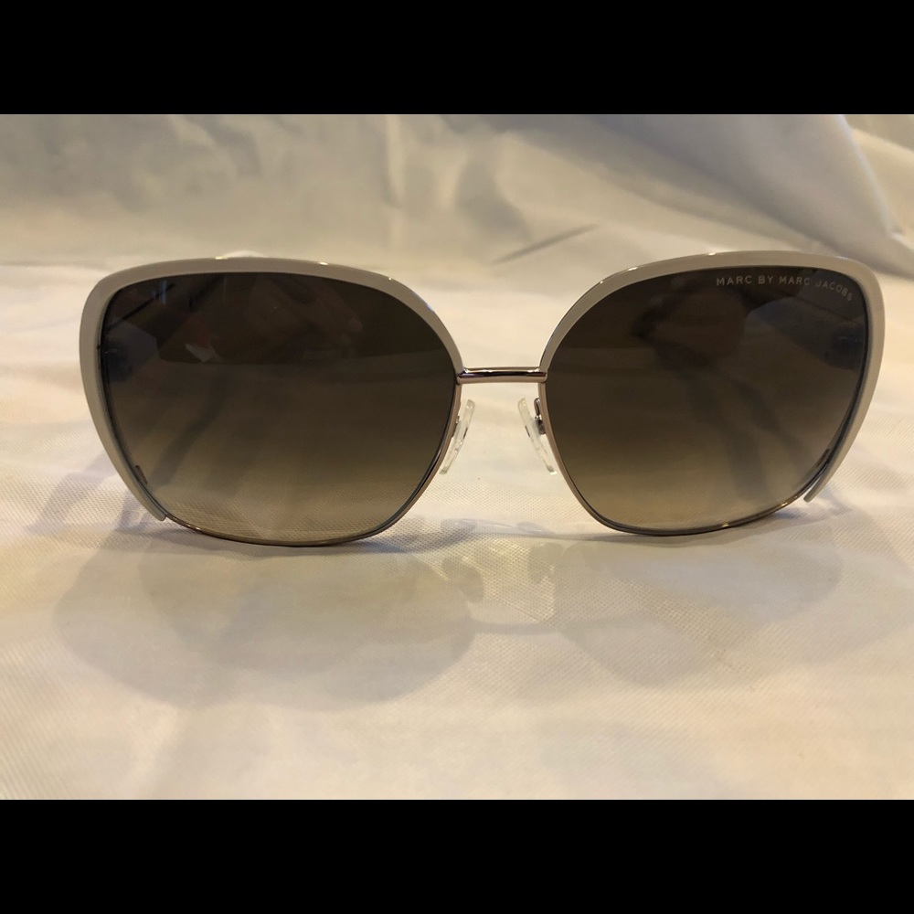 Marc Jacobs Sunglasses White-rimmed